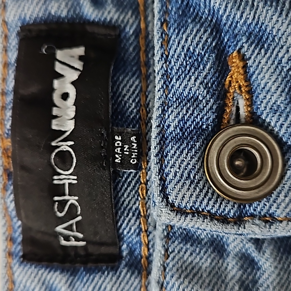 FASHION NOVA smiley jeans - Picture 3 of 12